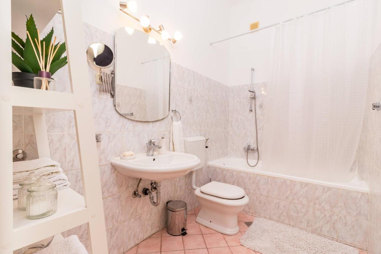 Apartman Lussi PUY Exterior foto