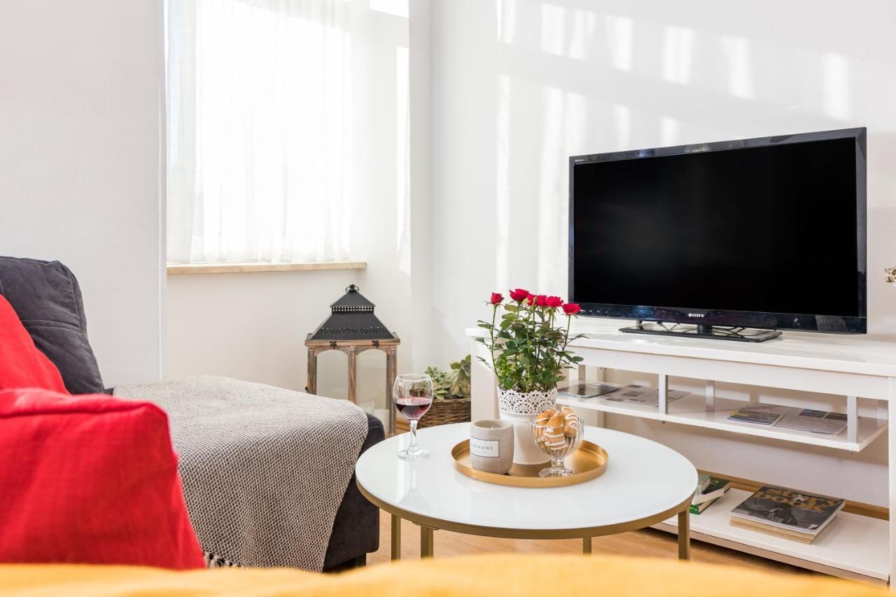 Apartman Lussi PUY Exterior foto