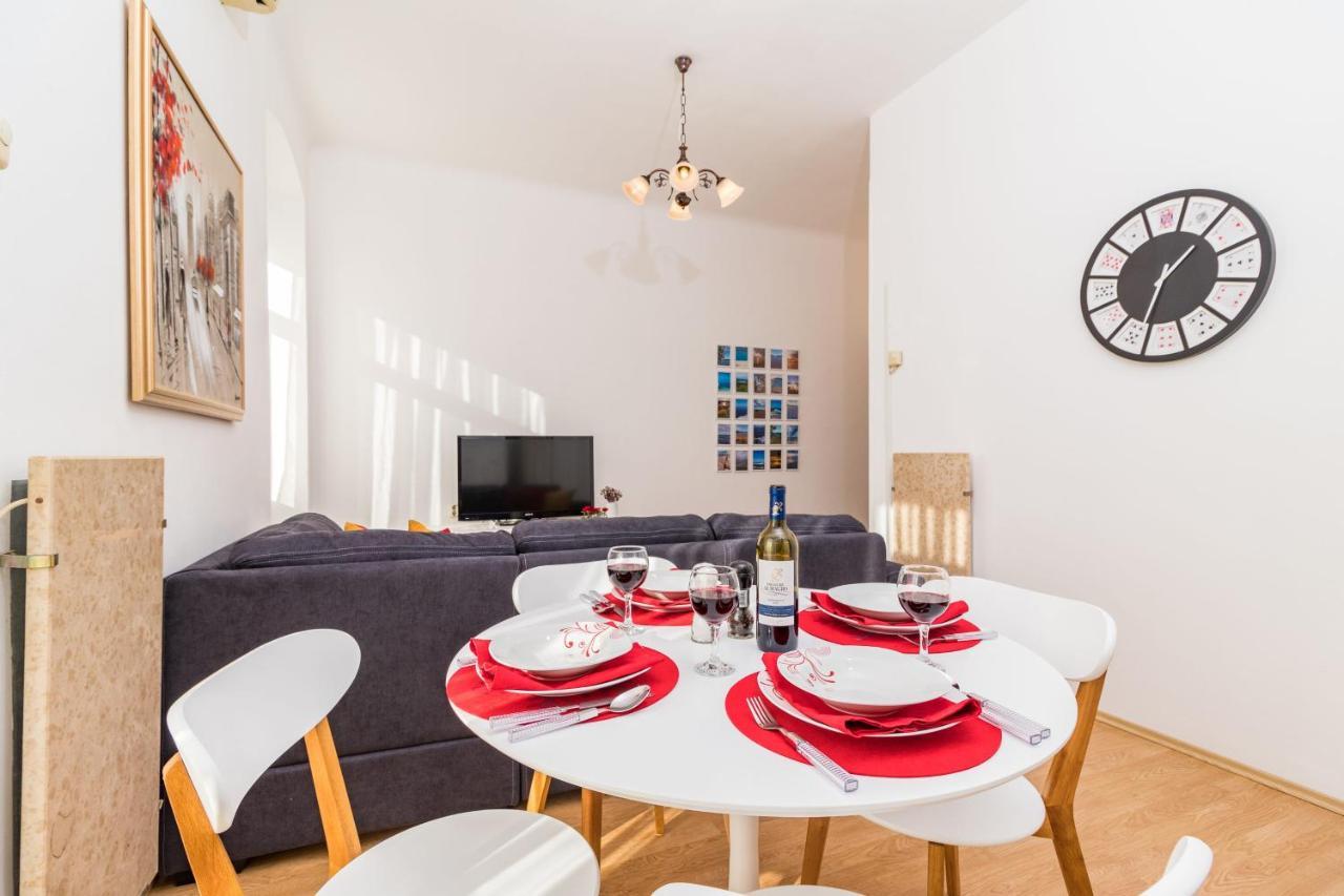 Apartman Lussi PUY Exterior foto