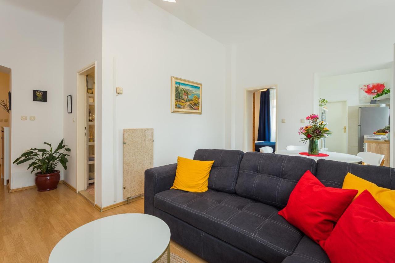 Apartman Lussi PUY Exterior foto