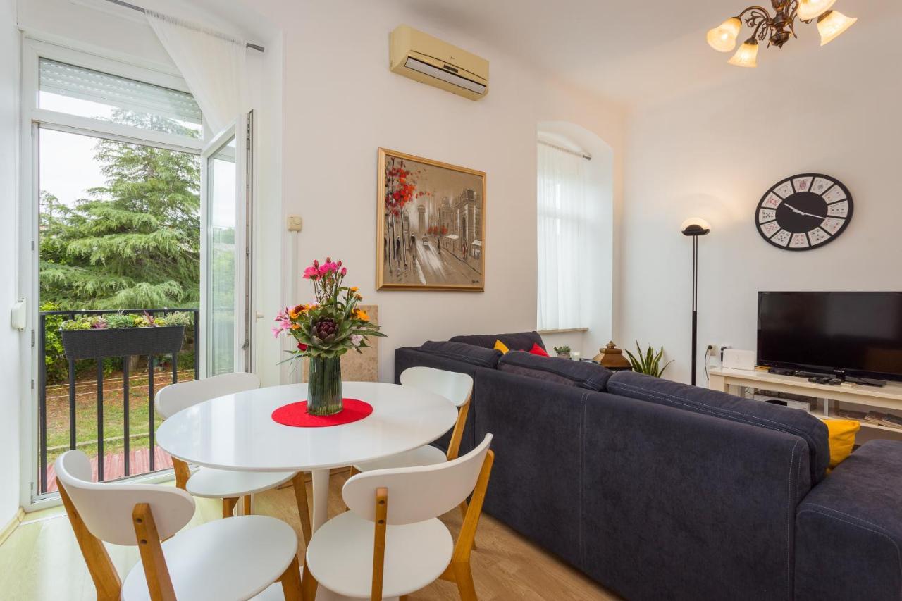 Apartman Lussi PUY Exterior foto