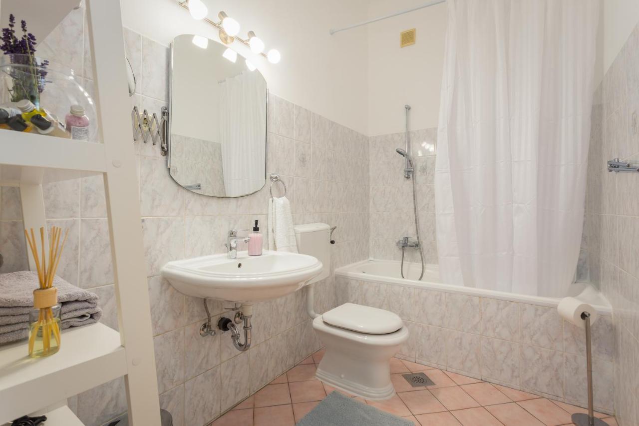 Apartman Lussi PUY Exterior foto