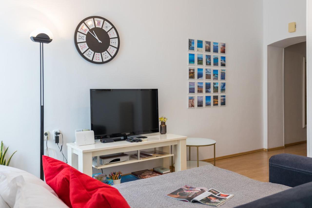 Apartman Lussi PUY Exterior foto