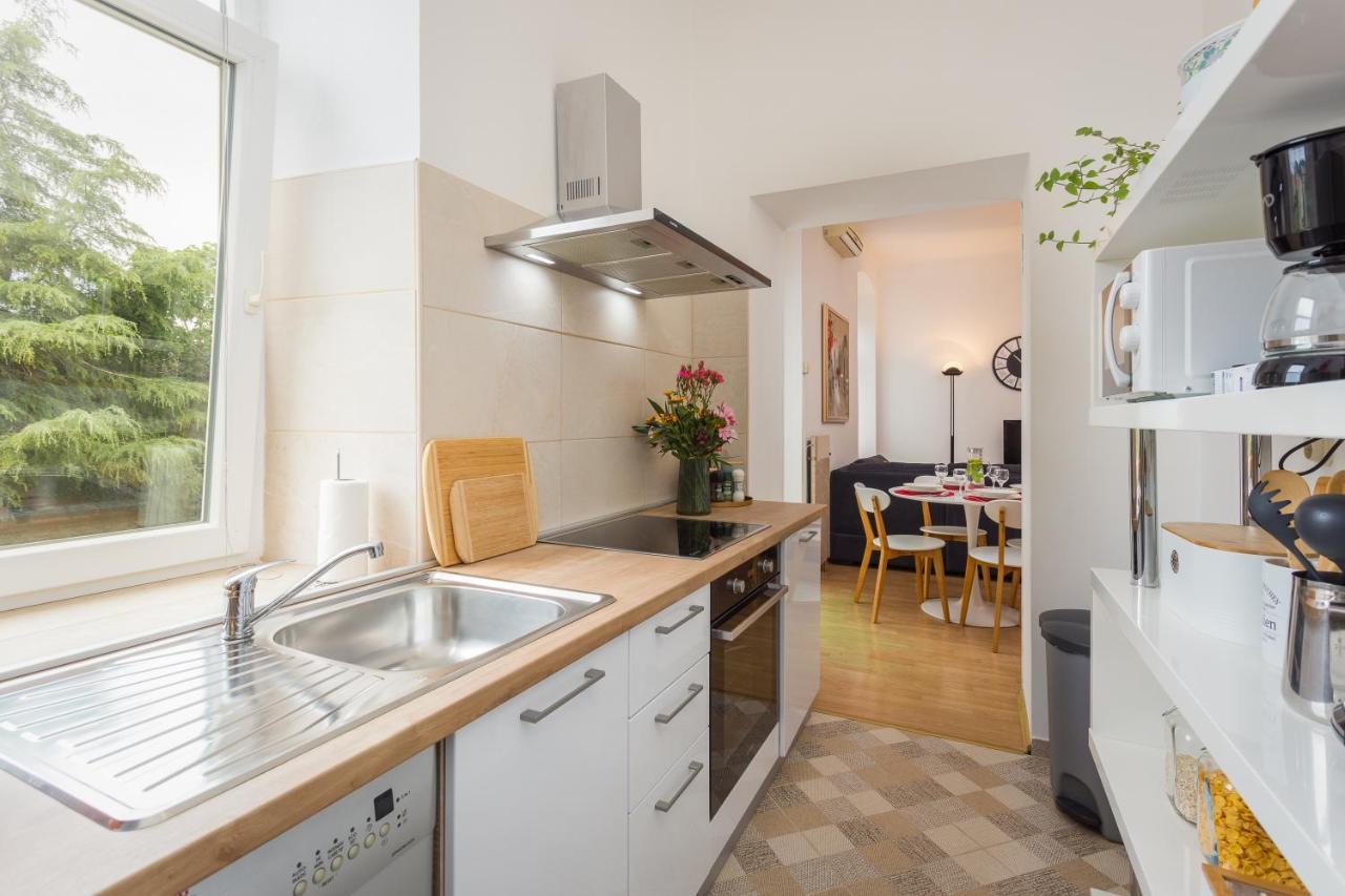Apartman Lussi PUY Exterior foto