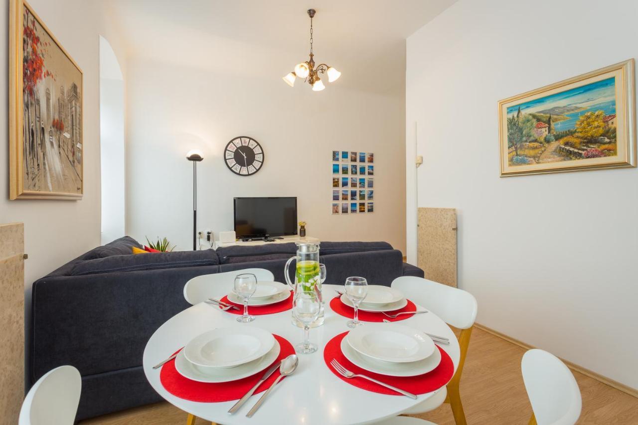 Apartman Lussi PUY Exterior foto