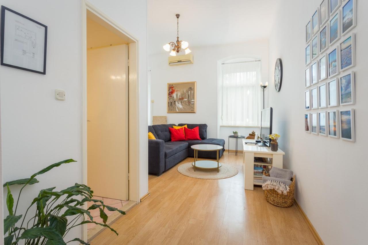 Apartman Lussi PUY Exterior foto